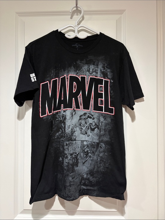 Marvel Other - Marvel Black and Red Logo Graphic Tee